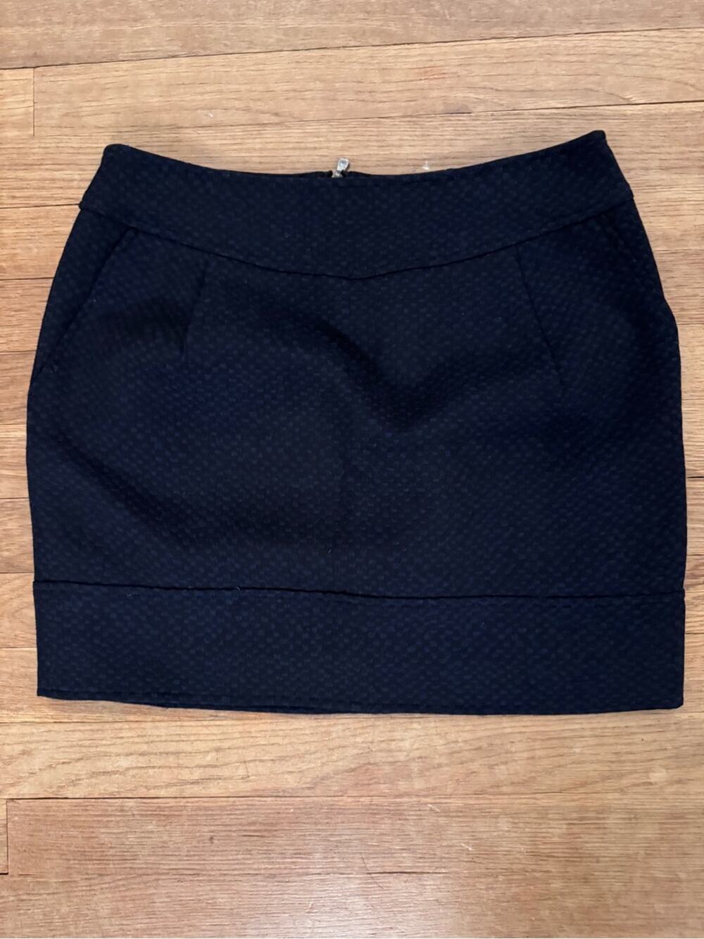 Martin + Osa Women's Black Blue Textured Mini Skirt - Size 6
b21